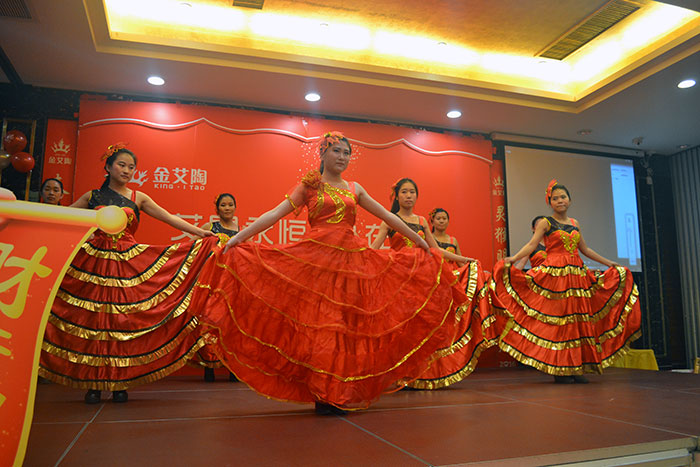 南宫娱乐全体女员工演出开场舞